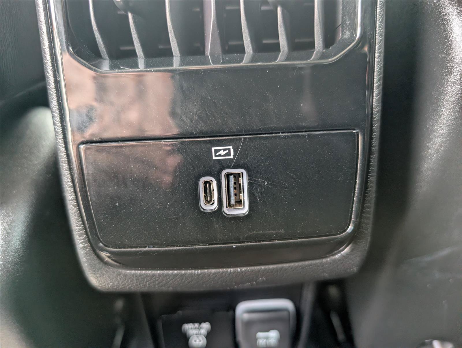 Used 2022 Jeep Compass Trailhawk w/ Trailhawk Convenience Group AWD/4WD image 17