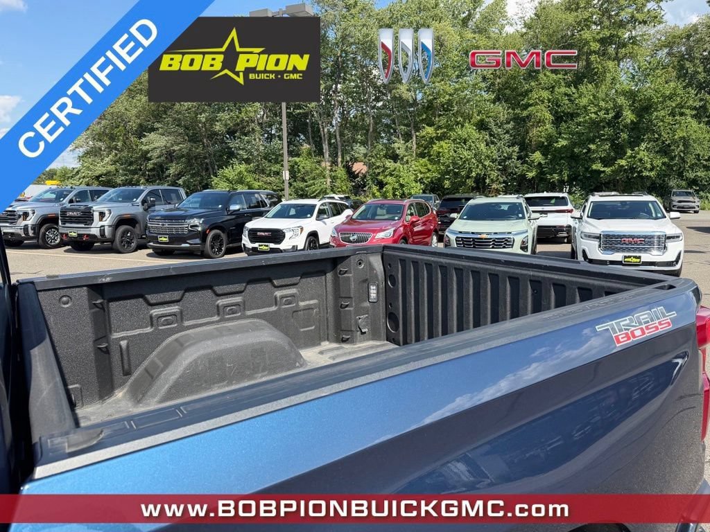 Used 2021 Chevrolet Silverado 1500 LT Trail Boss w/ Convenience Package II AWD/4WD image 9
