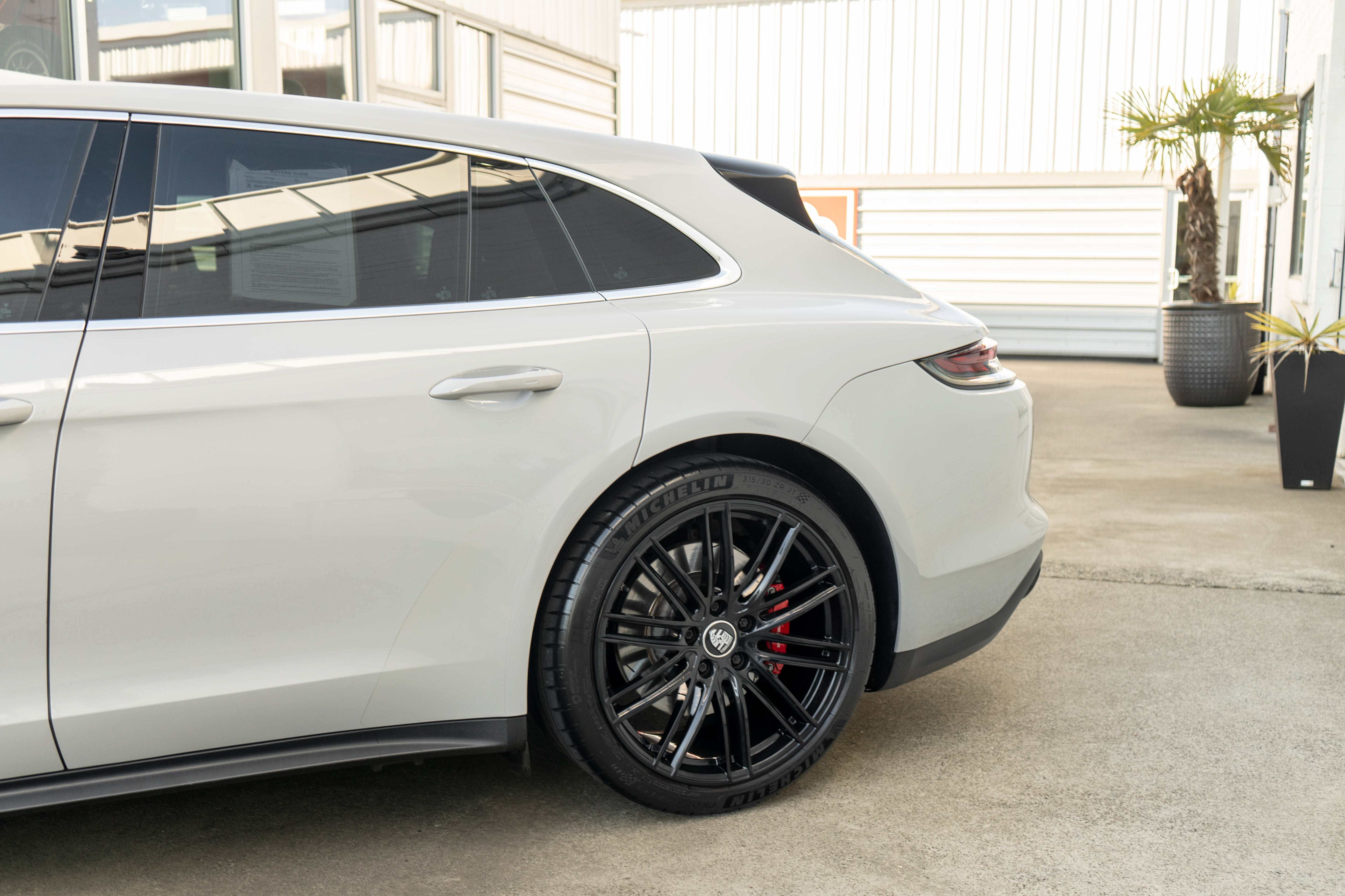 Used 2023 Porsche Panamera 4S AWD/4WD image 5