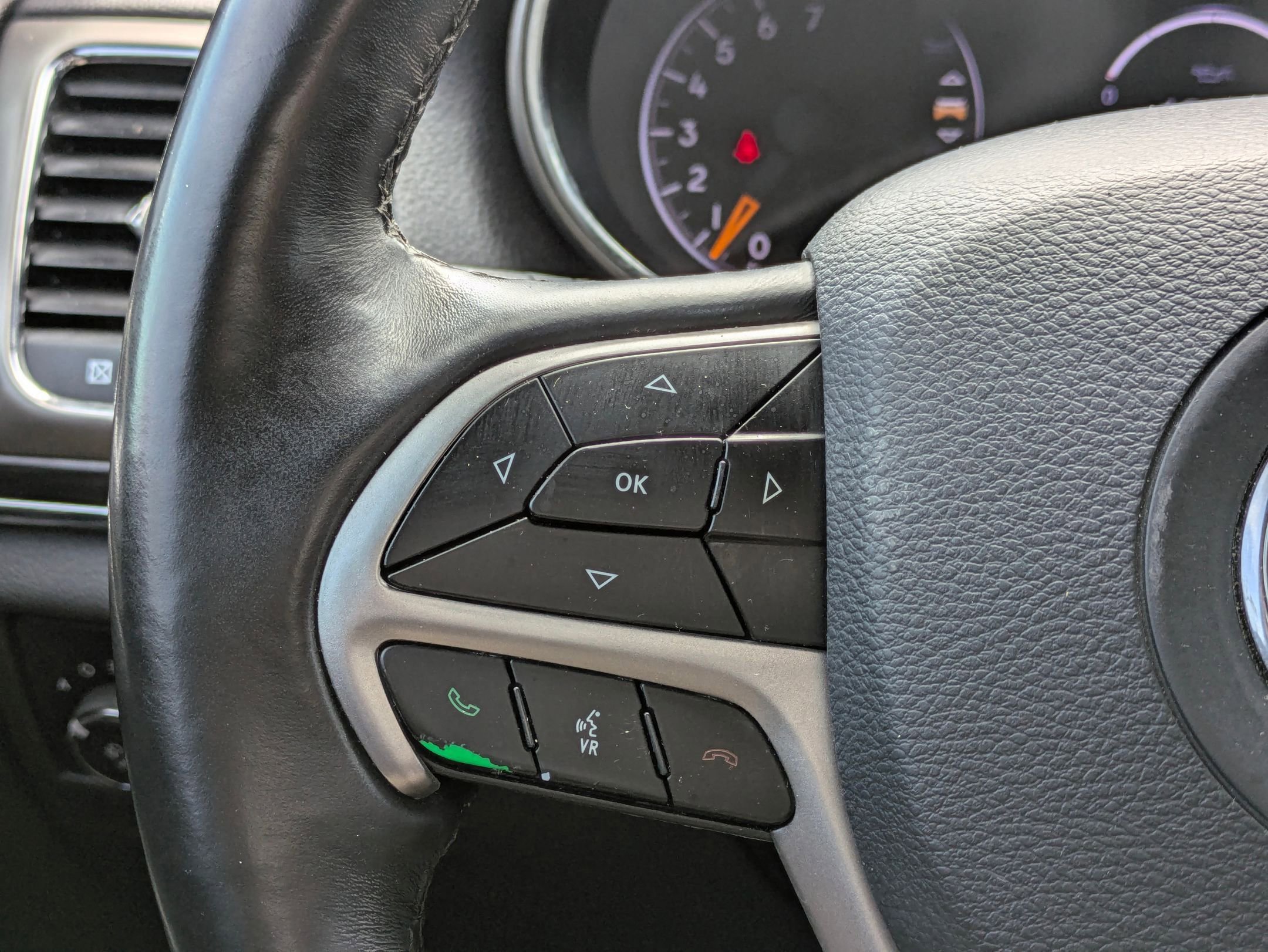 Used 2019 Jeep Grand Cherokee Limited image 22