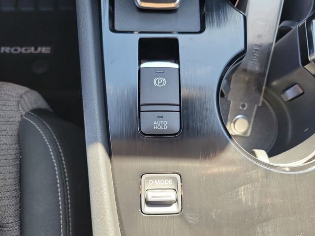 Used 2023 Nissan Rogue SV image 23