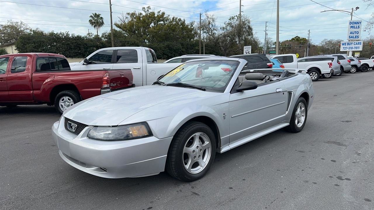 Used 2003 Ford Mustang Convertible image 3