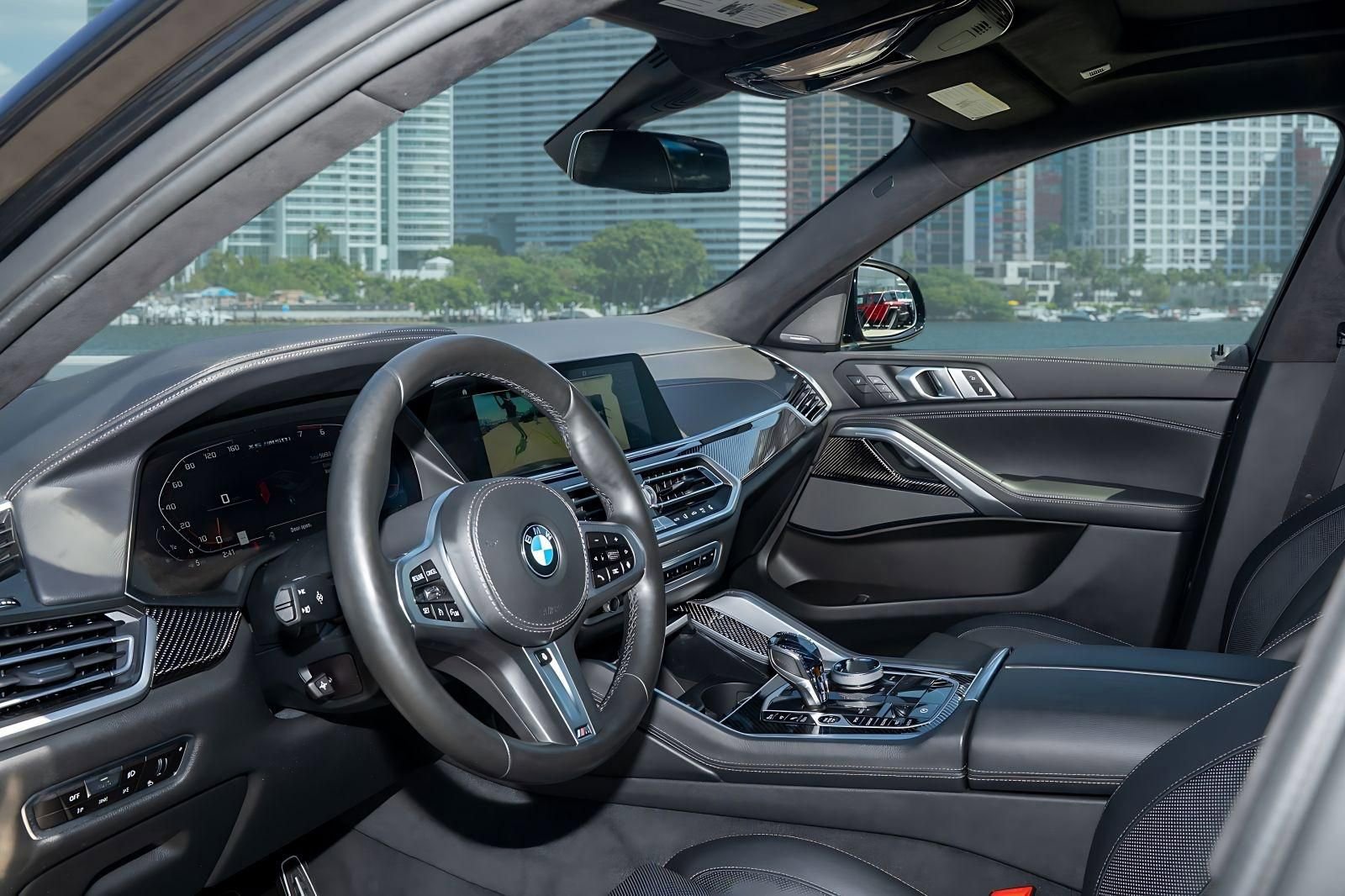 Used 2022 BMW X6 M50i w/ Executive Package image 16