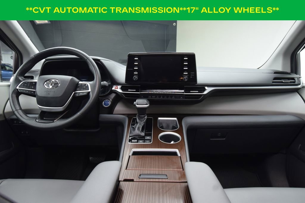 Used 2021 Toyota Sienna XLE image 4
