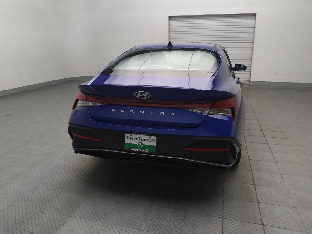 Used 2024 Hyundai Elantra SE FWD image 7