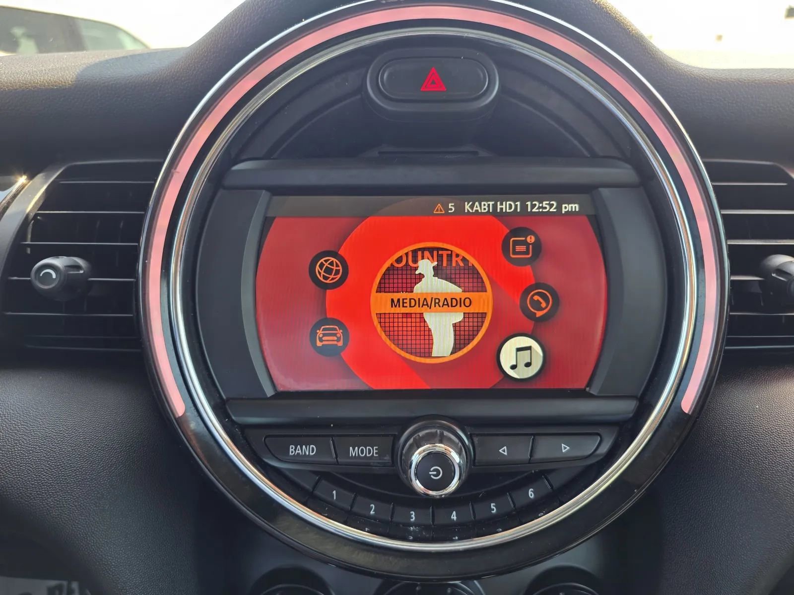 Used 2019 MINI Cooper 2-Door Hardtop image 17