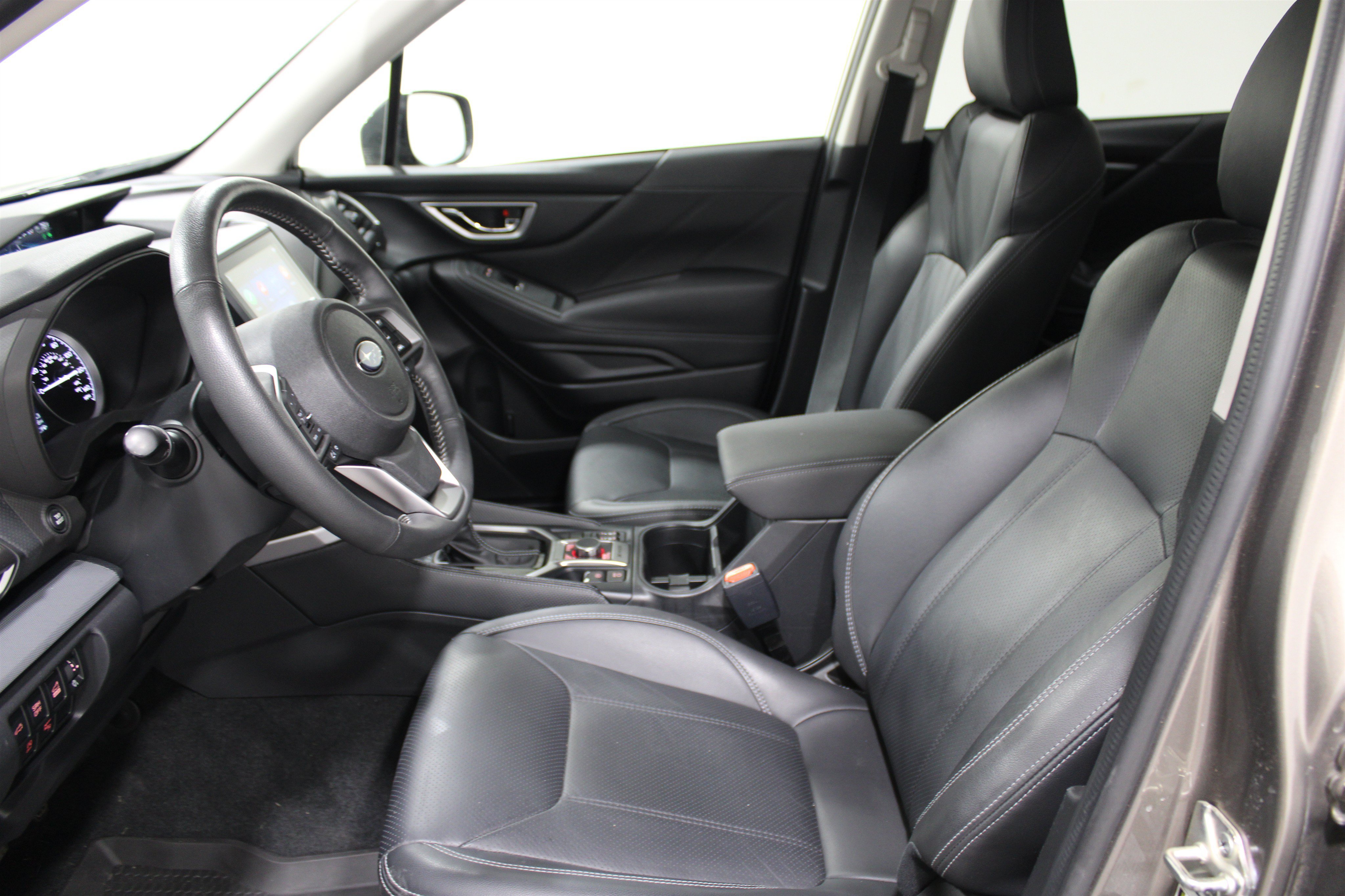 Used 2019 Subaru Forester Limited w/ Popular Package #3 AWD/4WD image 3