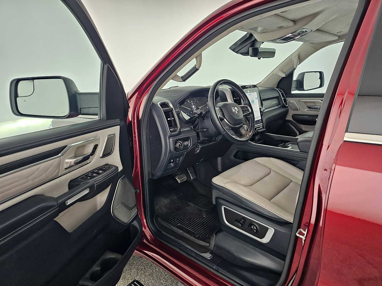 Used 2024 RAM 1500 Limited AWD/4WD image 21