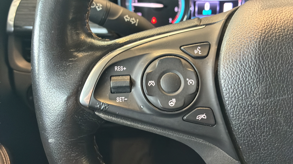 Used 2017 Buick Envision Essence FWD image 35