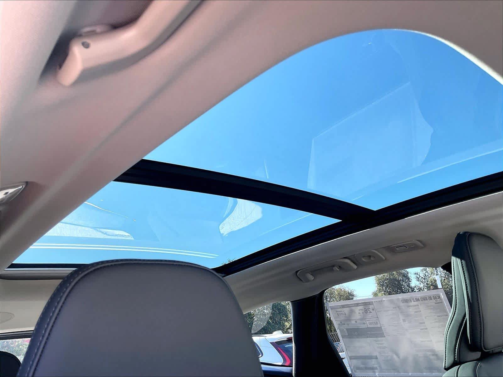 New 2027 Volvo XC60 B5 Plus AWD/4WD image 29