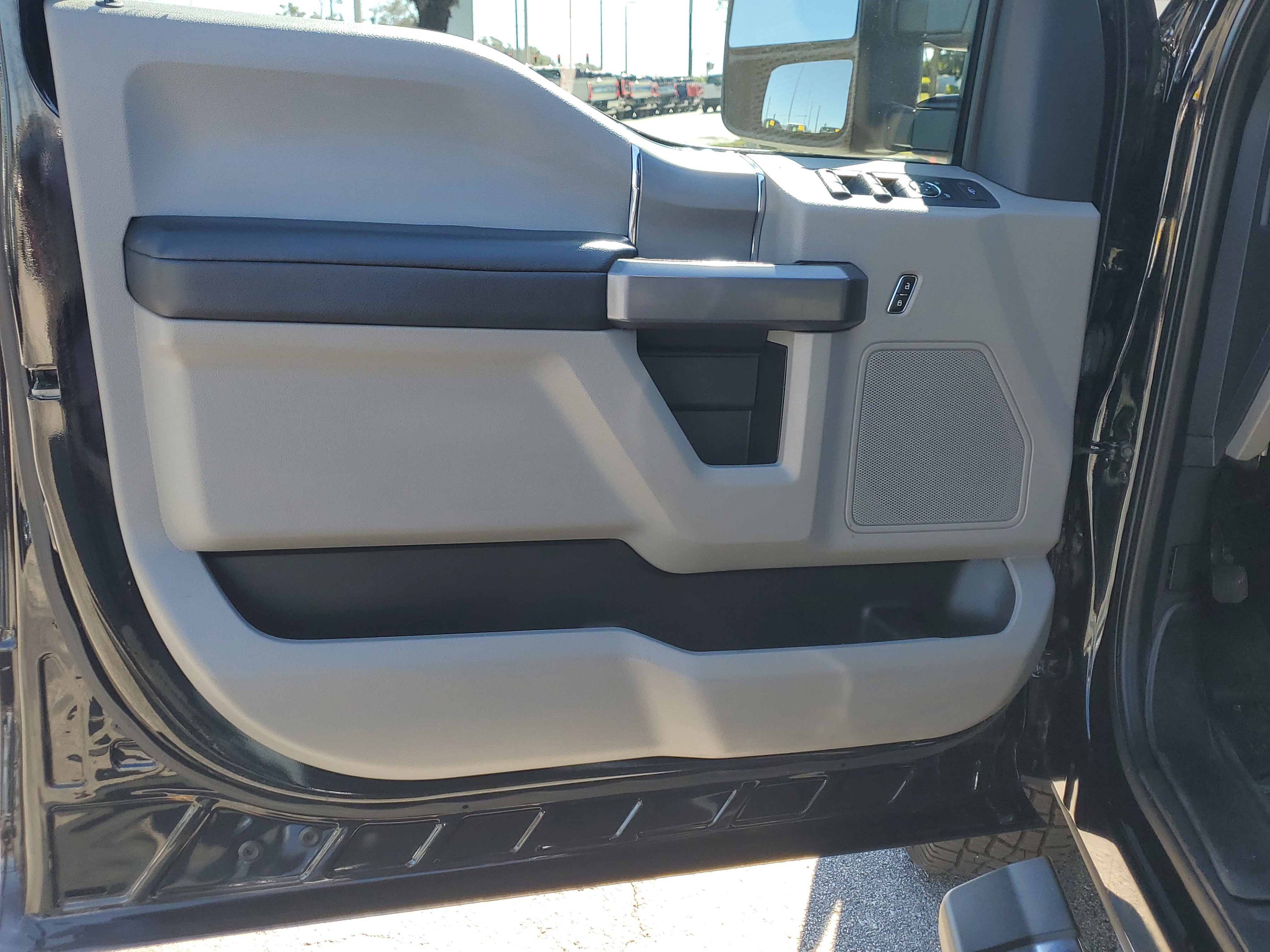 Used 2022 Ford F250 XLT w/ XLT Premium Package image 18