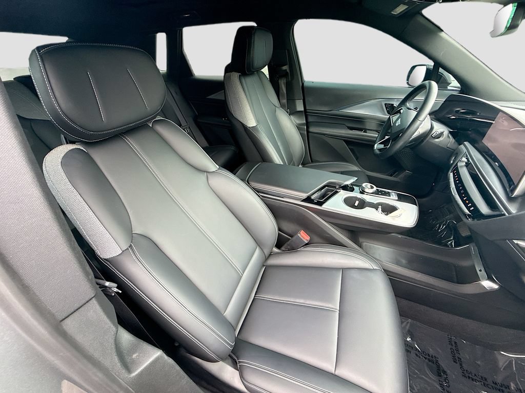 Used 2024 Cadillac Lyriq Tech RWD image 30