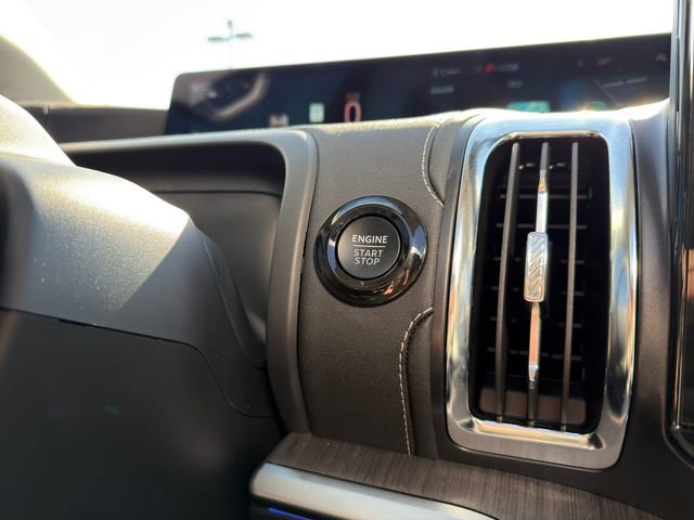 Used 2025 Ford Expedition Max Platinum w/ Platinum Ultimate Package image 52