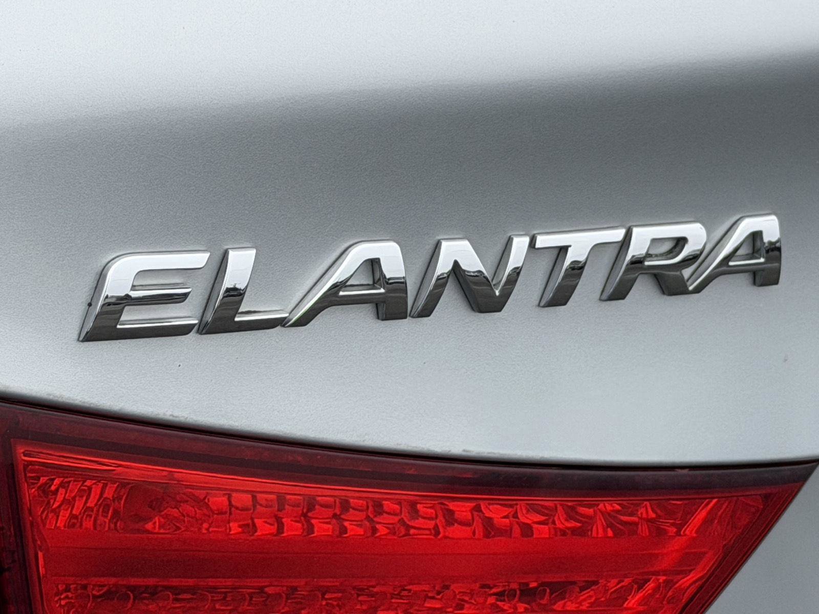 Used 2013 Hyundai Elantra GLS image 26