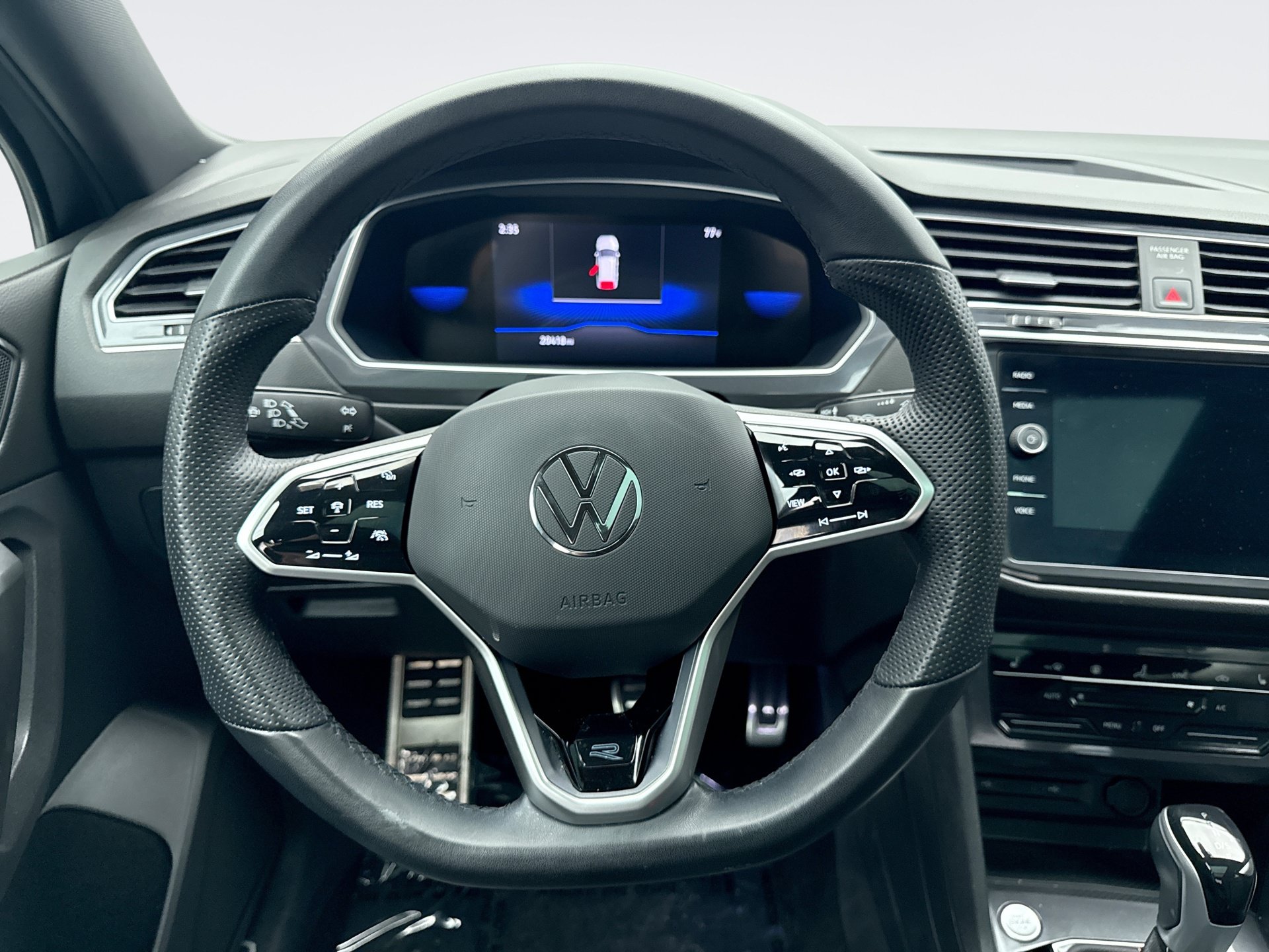 Used 2023 Volkswagen Tiguan SE R-Line FWD image 12