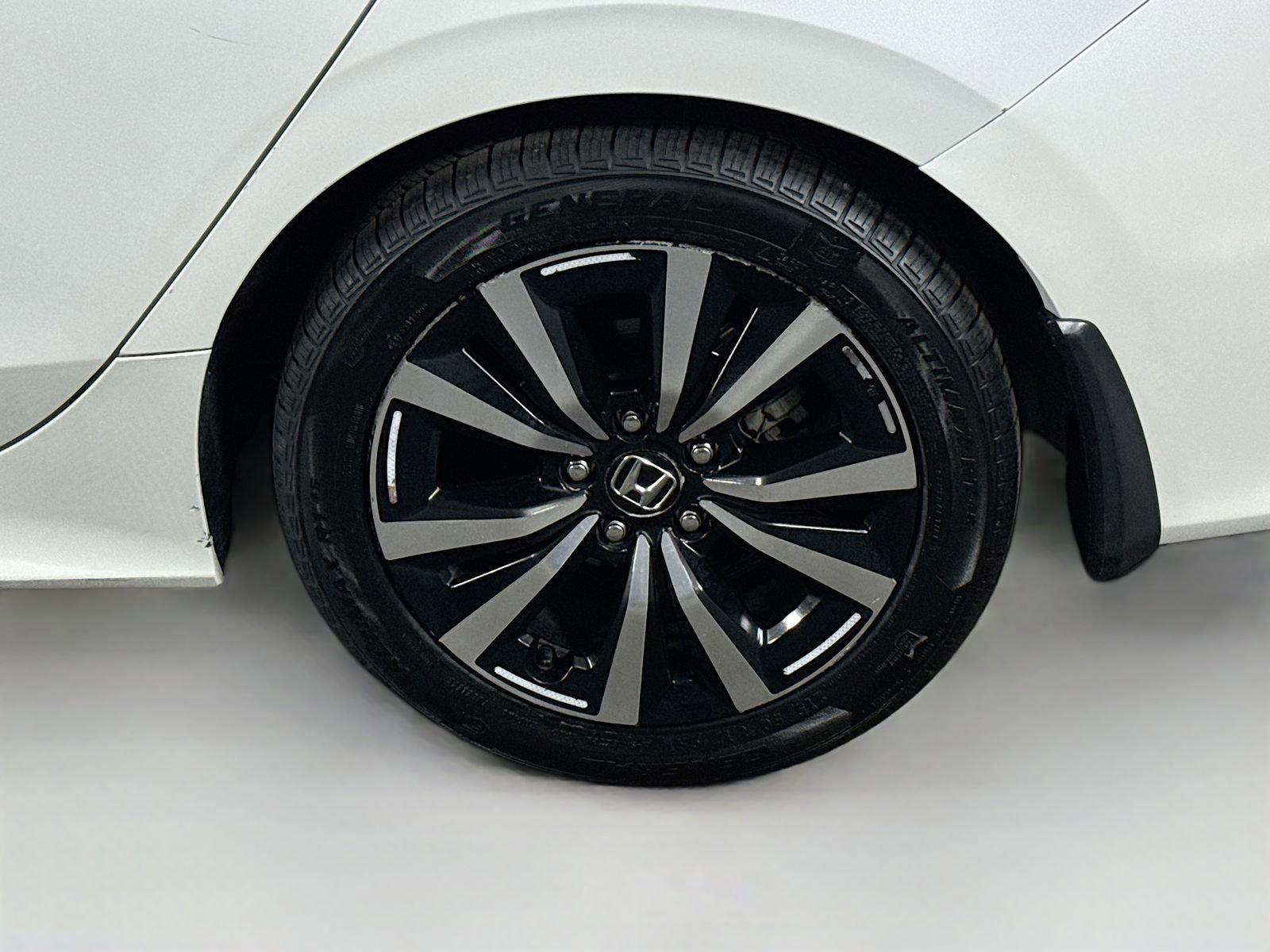 Used 2022 Honda Civic EX image 9