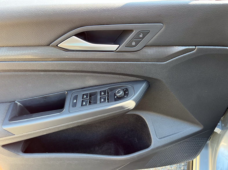Used 2022 Volkswagen GTI SE FWD image 6