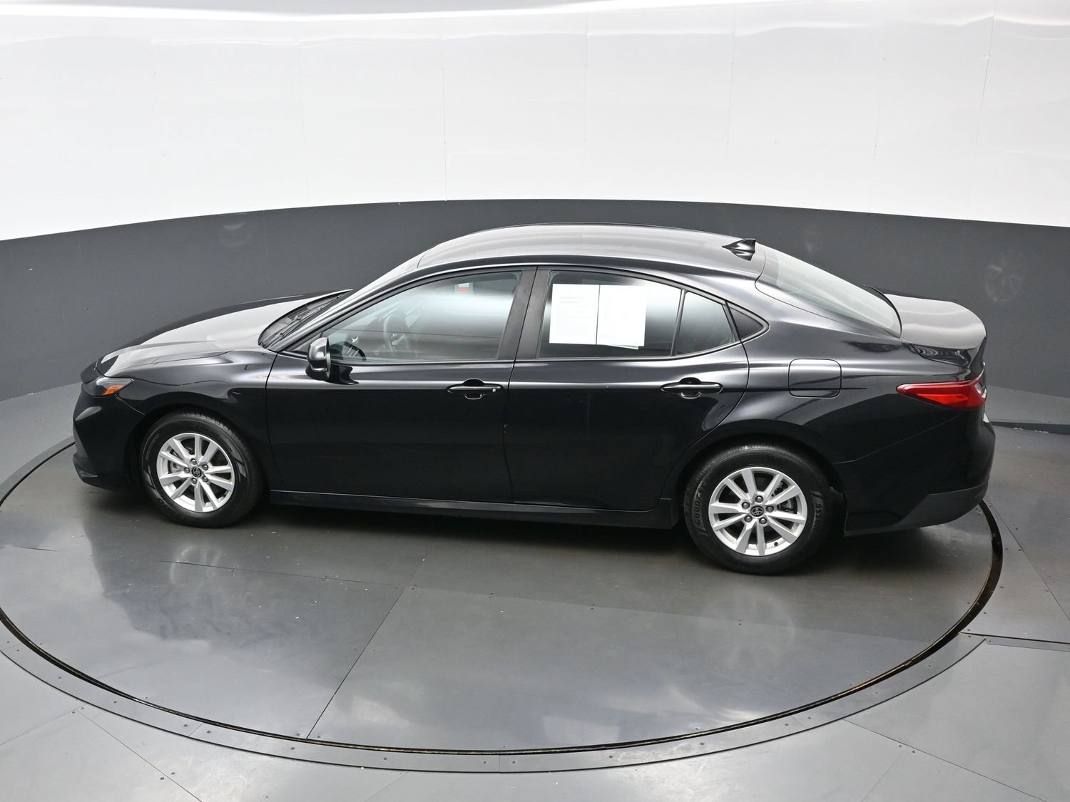Used 2025 Toyota Camry LE FWD image 37