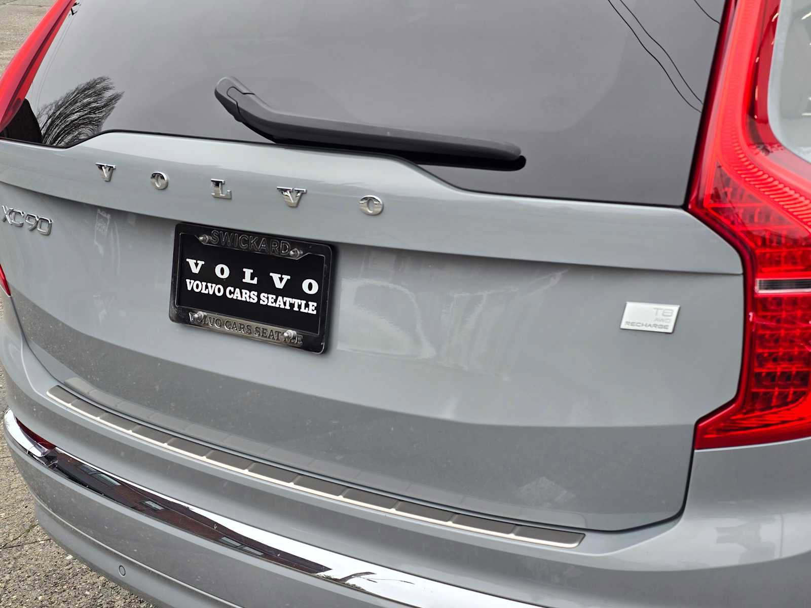Certified 2024 Volvo XC90 T8 Plus w/ Protection Package Premier image 13