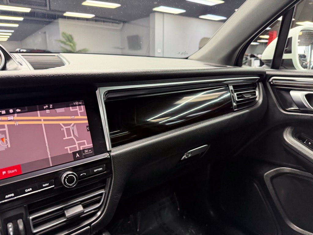 Used 2021 Porsche Macan AWD/4WD image 27
