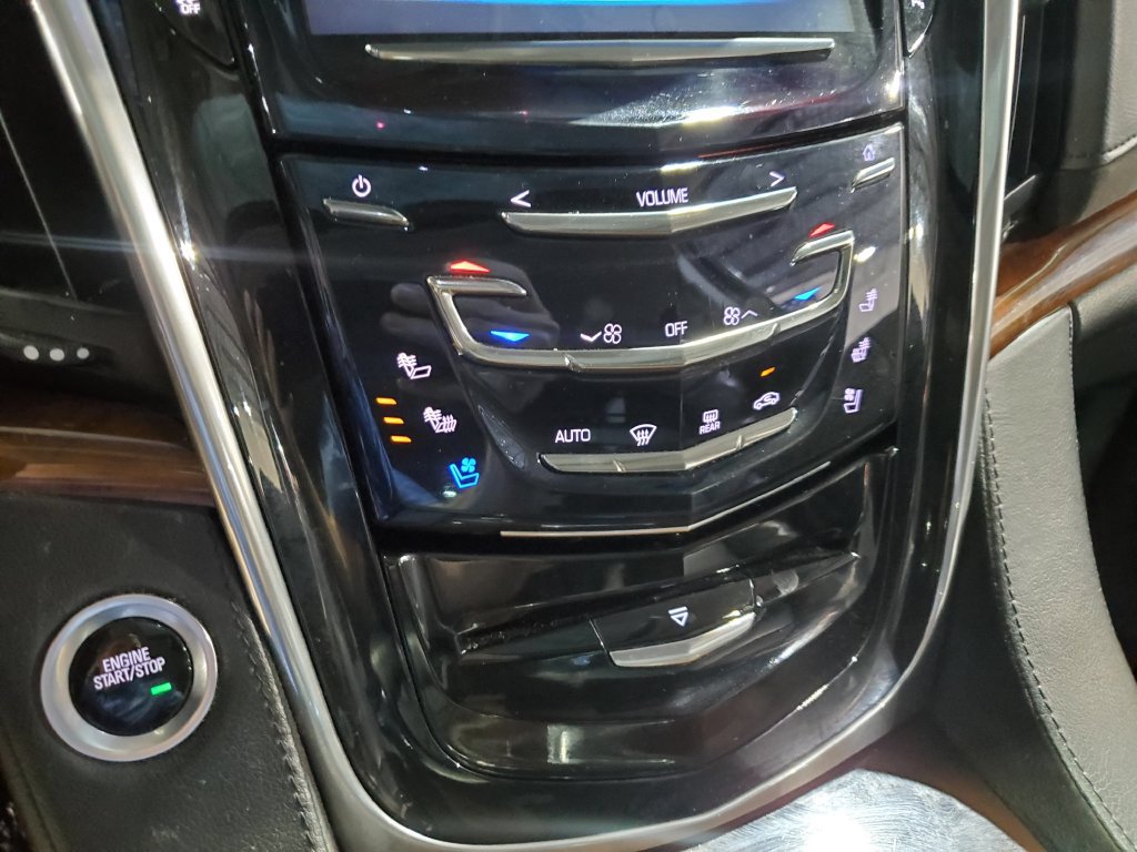 Used 2018 Cadillac Escalade Luxury RWD image 34
