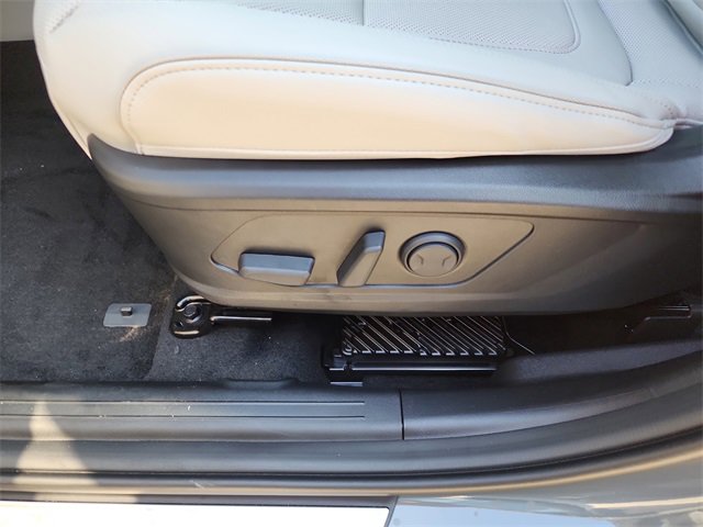 New 2025 Hyundai Tucson Limited image 18