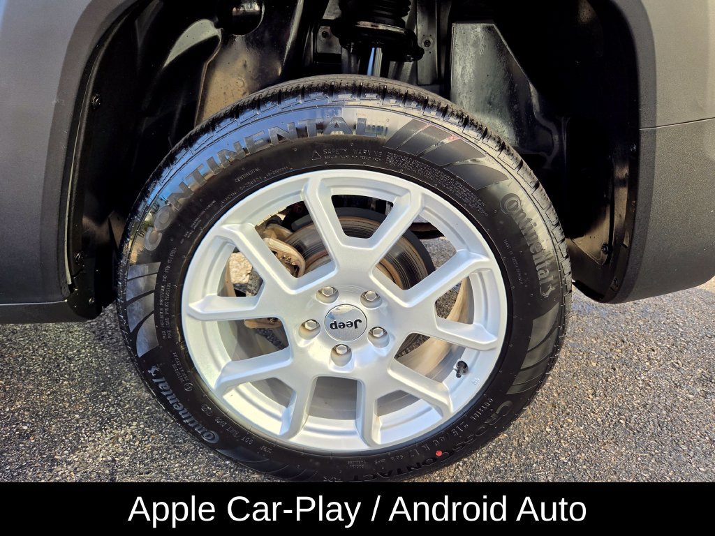 Used 2023 Jeep Renegade Latitude AWD/4WD image 12