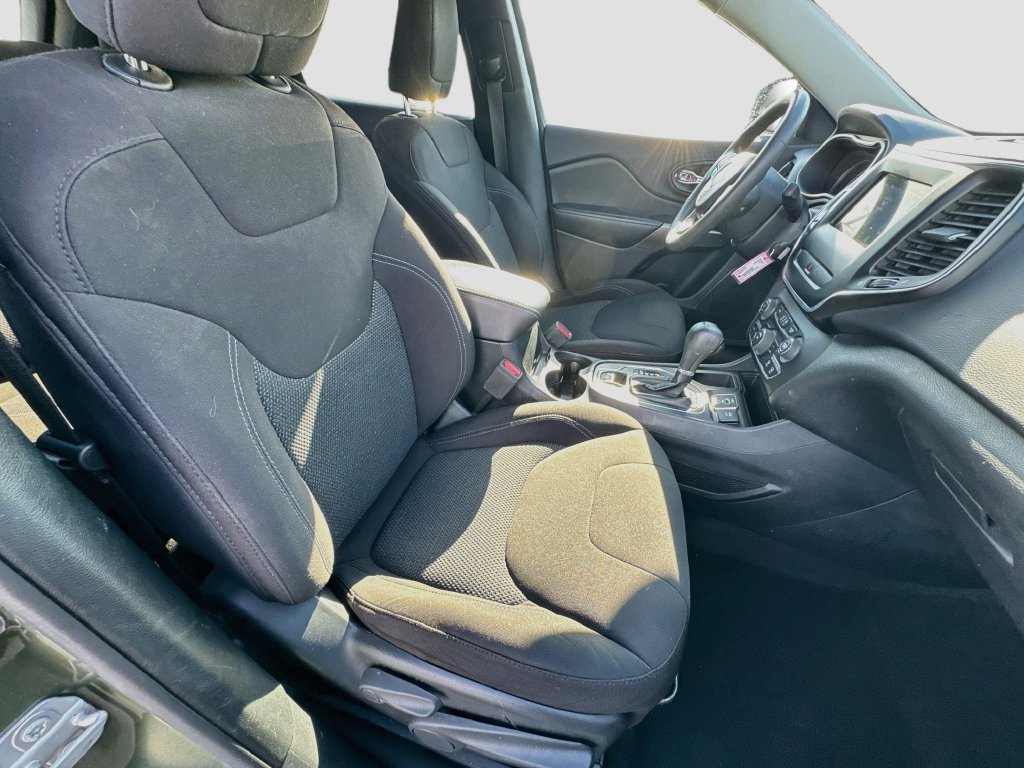 Used 2020 Jeep Cherokee Latitude FWD image 33