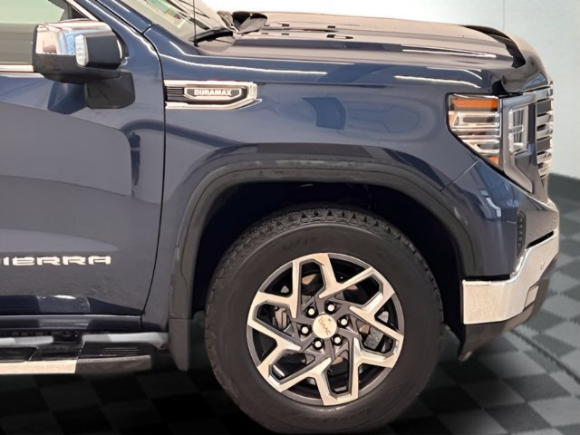 Used 2022 GMC Sierra 1500 SLT w/ SLT Premium Plus Package AWD/4WD image 19