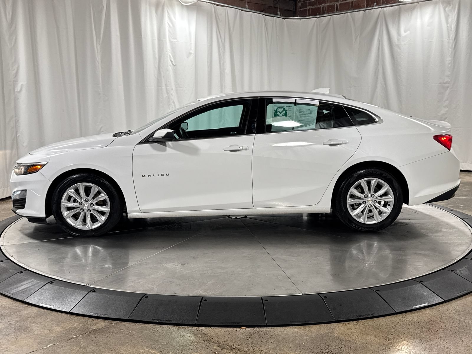 Used 2024 Chevrolet Malibu LT FWD image 8