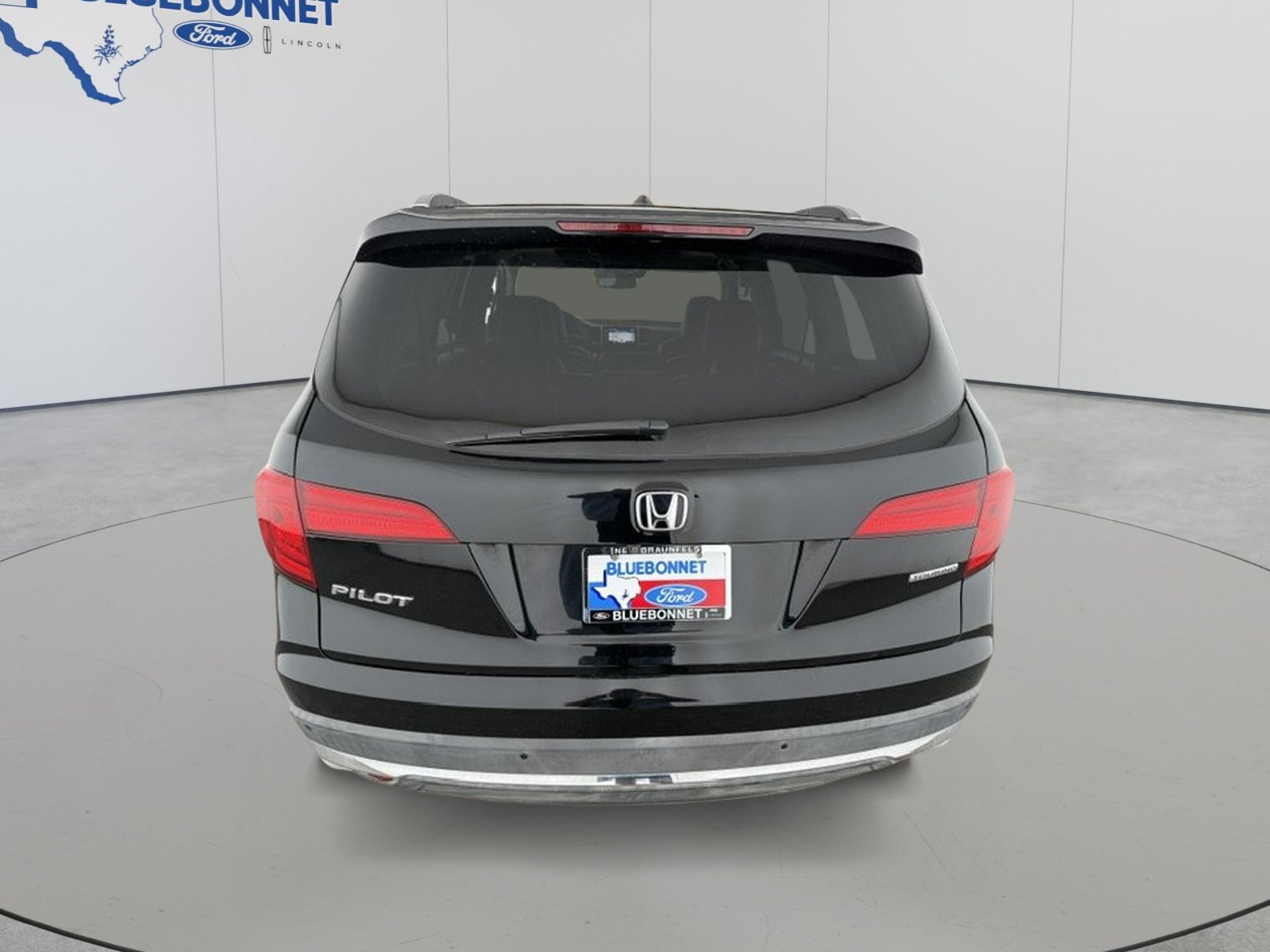 Used 2016 Honda Pilot Touring image 4