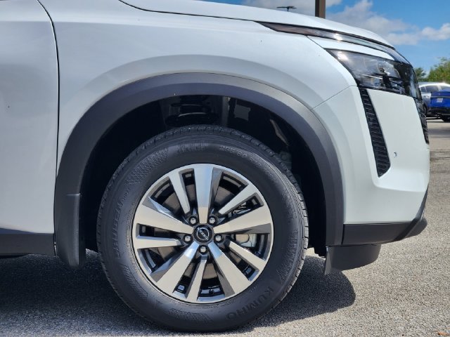 New 2026 Nissan Pathfinder SL FWD image 8