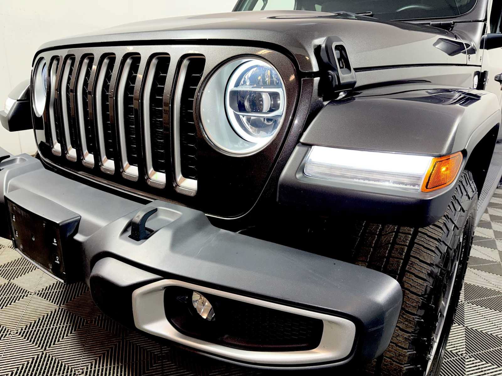 Used 2021 Jeep Gladiator Overland w/ Popular Equipment Package AWD/4WD image 25