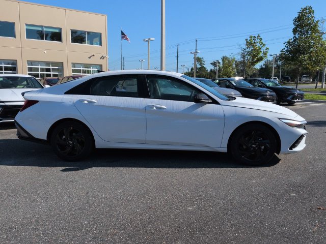 New 2026 Hyundai Elantra SEL Sport FWD image 4