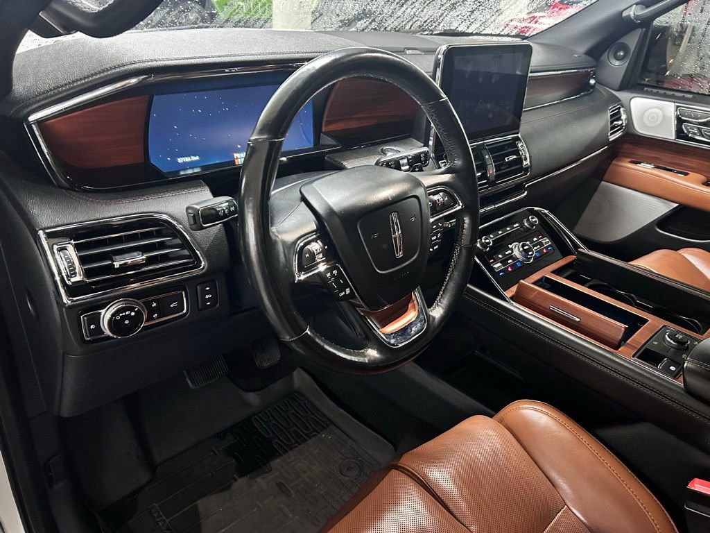 Used 2019 Lincoln Navigator L Reserve image 10
