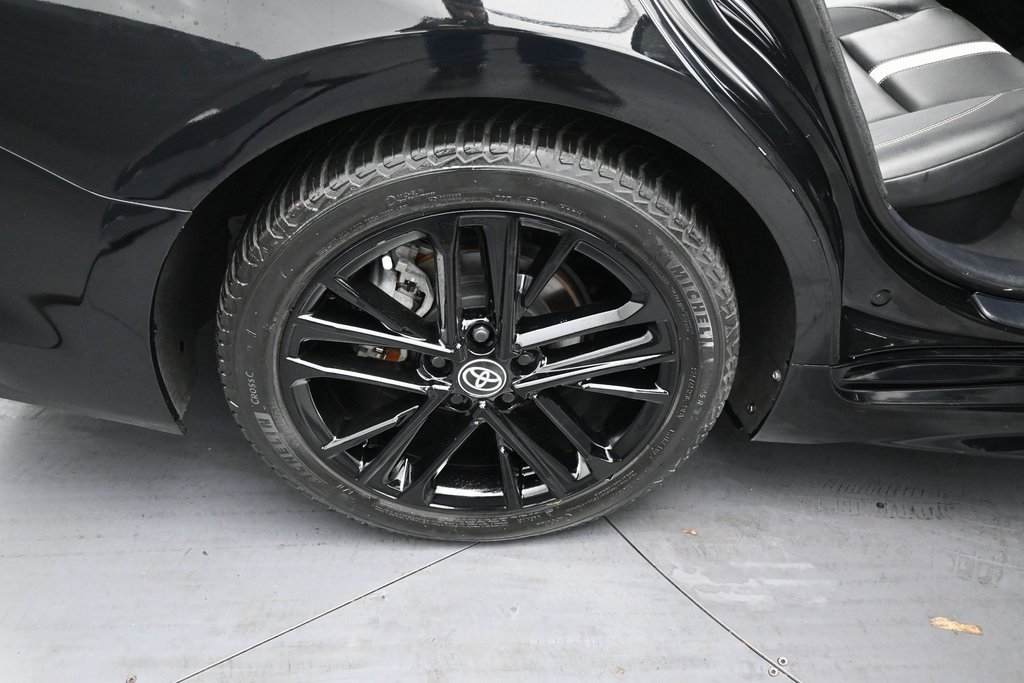 Used 2025 Toyota Camry SE image 40