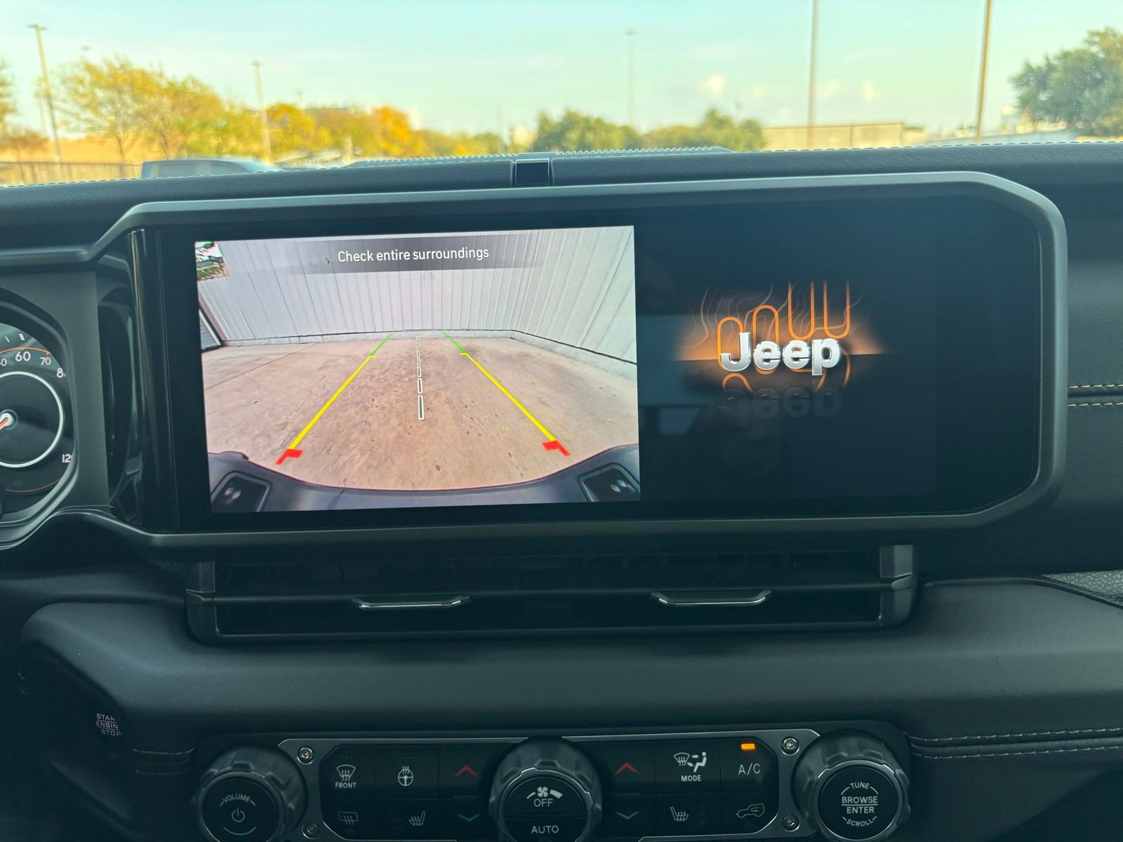 Used 2025 Jeep Gladiator Sport image 20