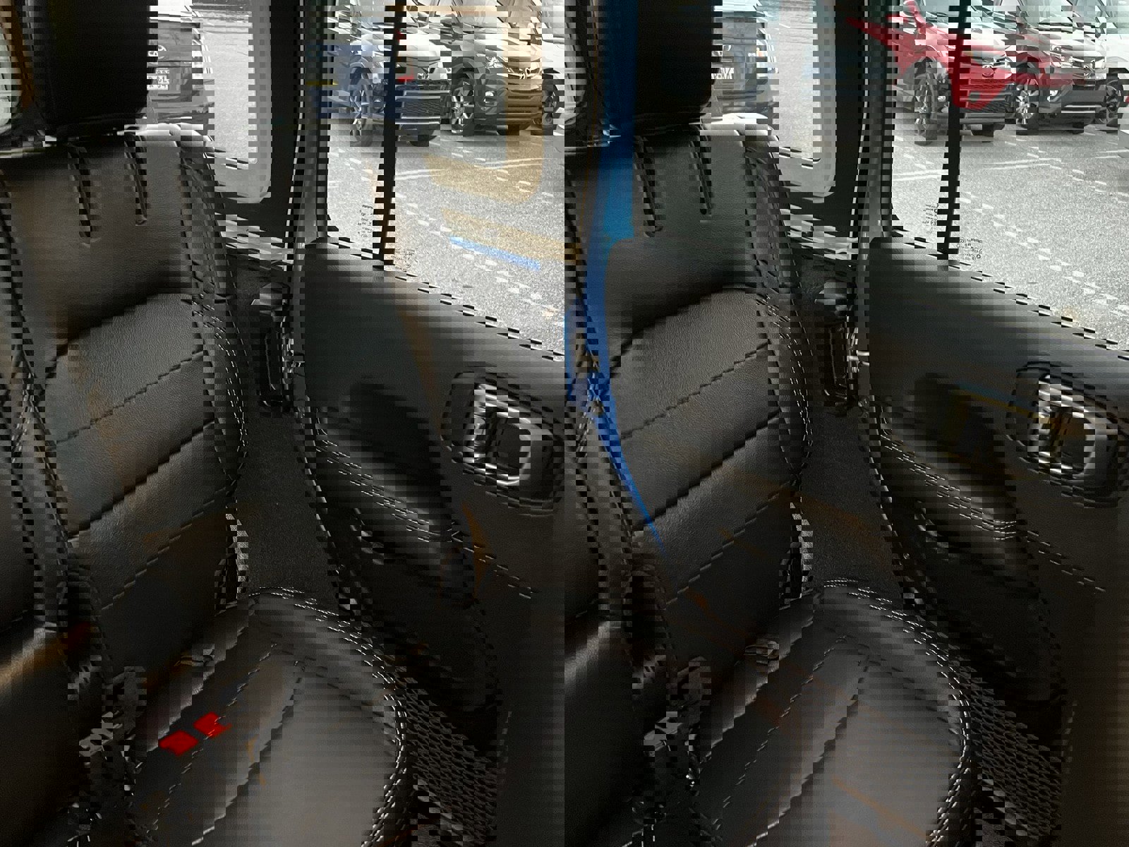 Used 2022 Jeep Wrangler Unlimited Sahara w/ Cold Weather Group image 19