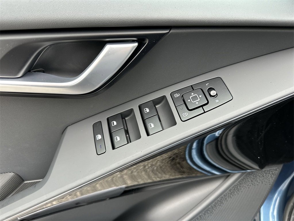 New 2025 Kia Niro Wind w/ Wind Preserve Package image 13