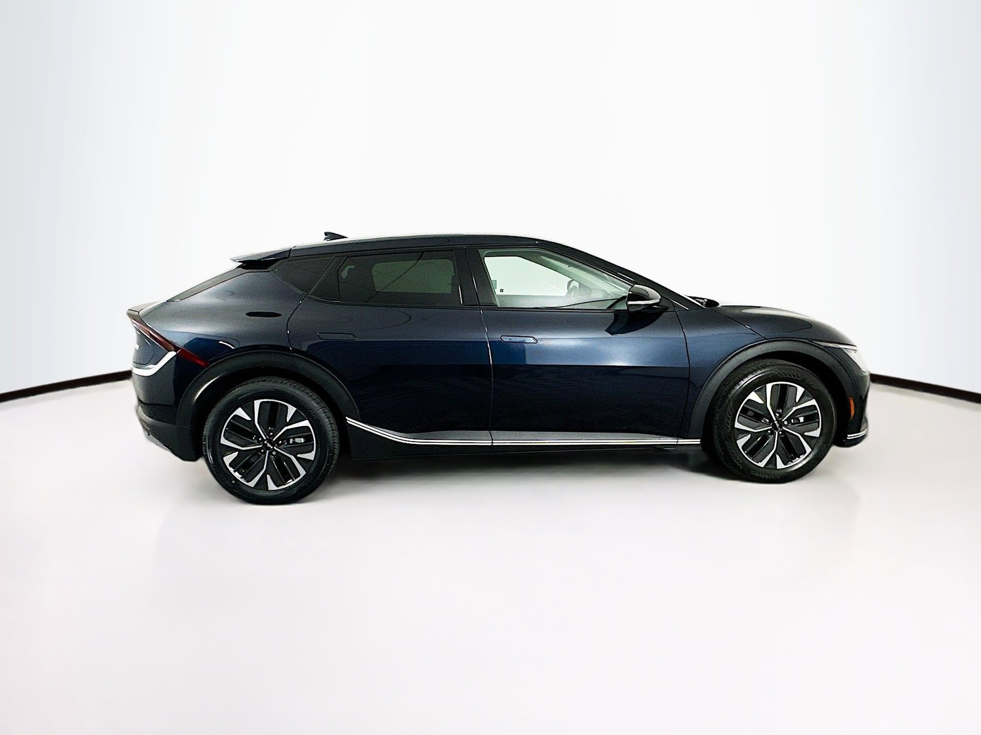 Used 2024 Kia EV6 Light RWD image 10