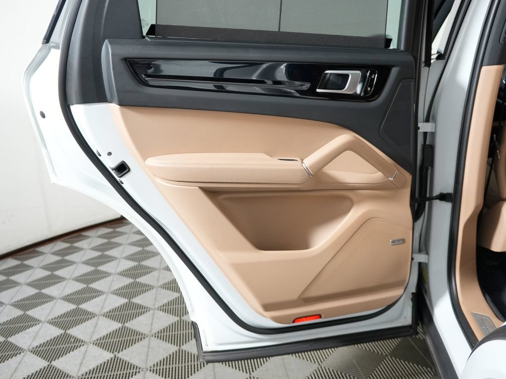 Certified 2020 Porsche Cayenne S AWD/4WD image 36