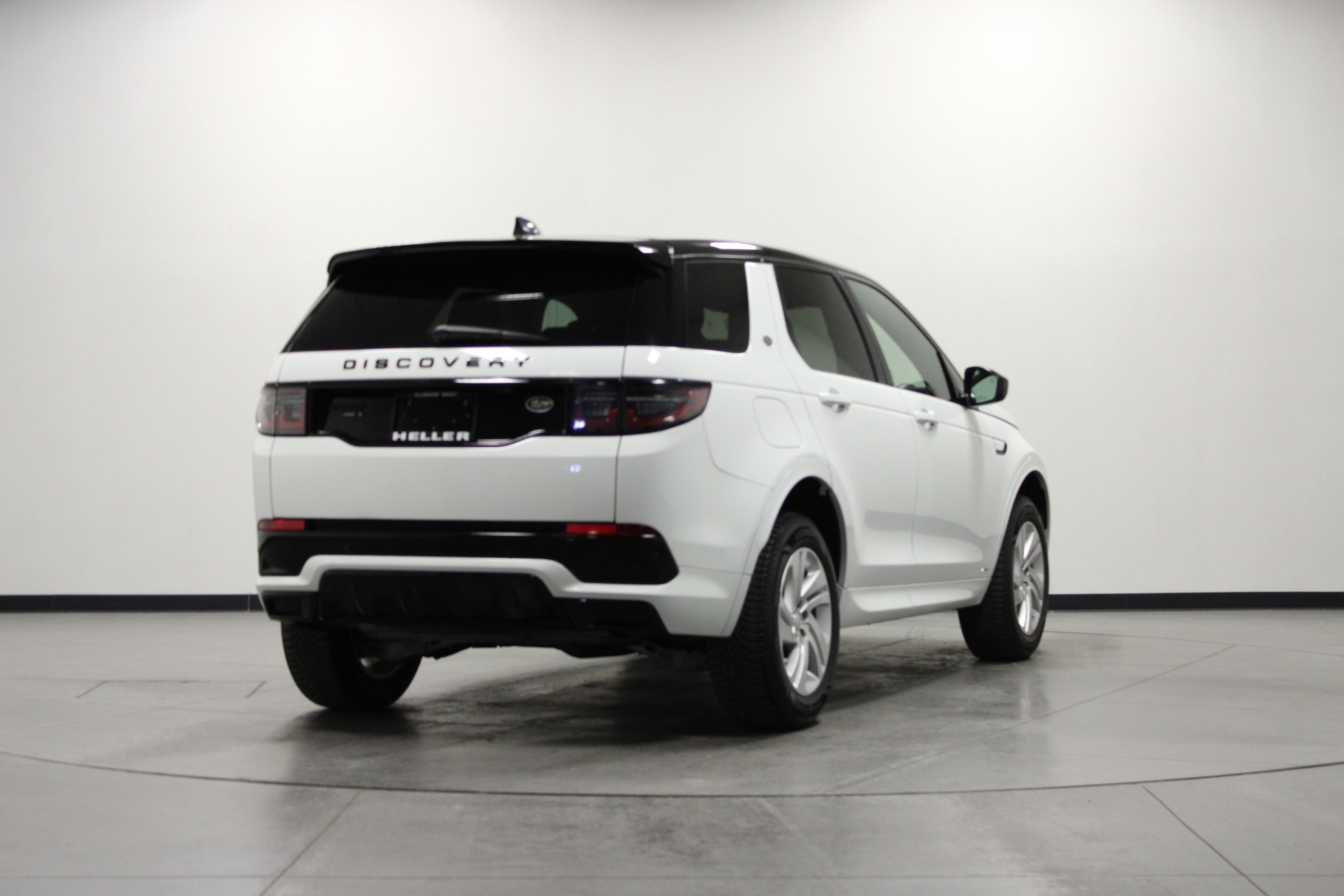 Used 2020 Land Rover Discovery Sport S R-Dynamic AWD/4WD image 4