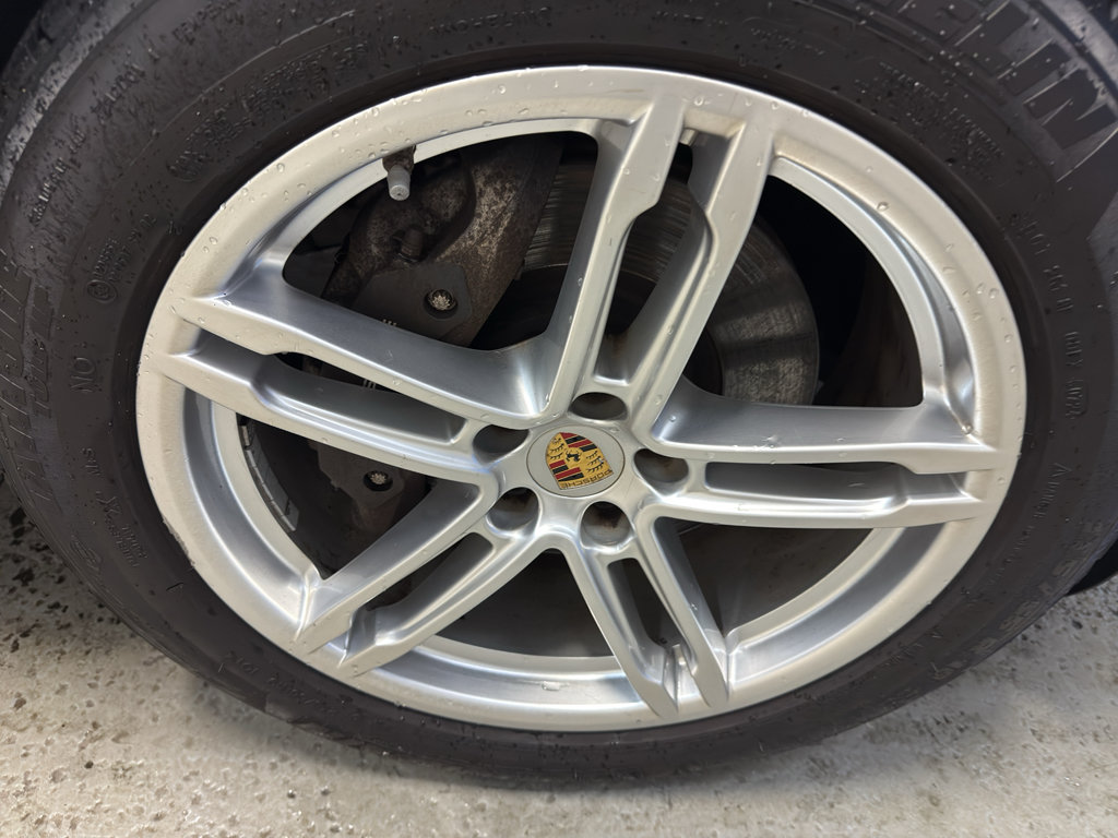 Used 2021 Porsche Macan AWD/4WD image 38