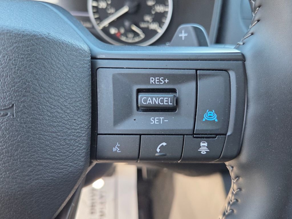 Used 2025 Nissan Rogue SV image 21