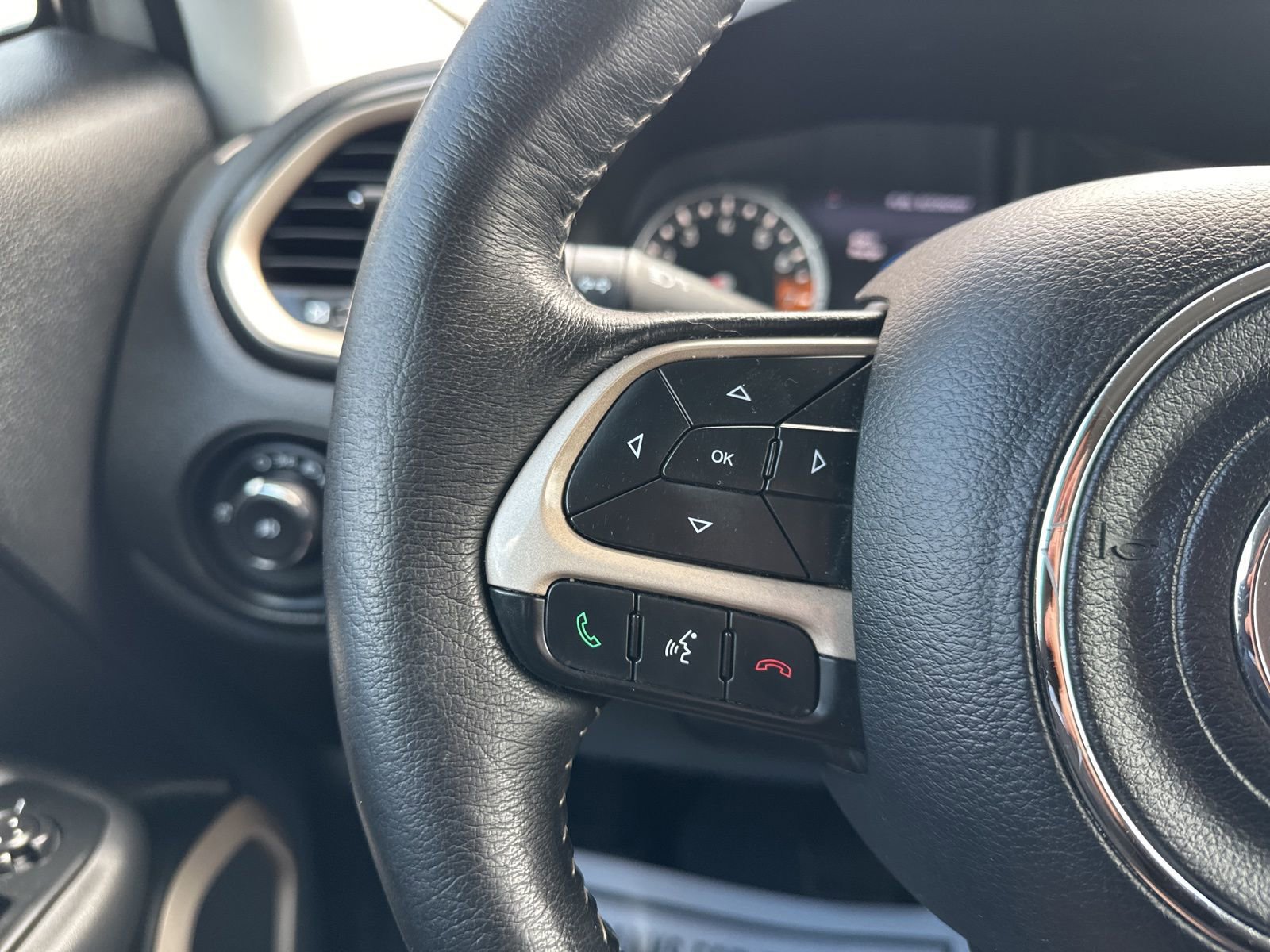 Used 2016 Jeep Renegade Limited AWD/4WD image 45