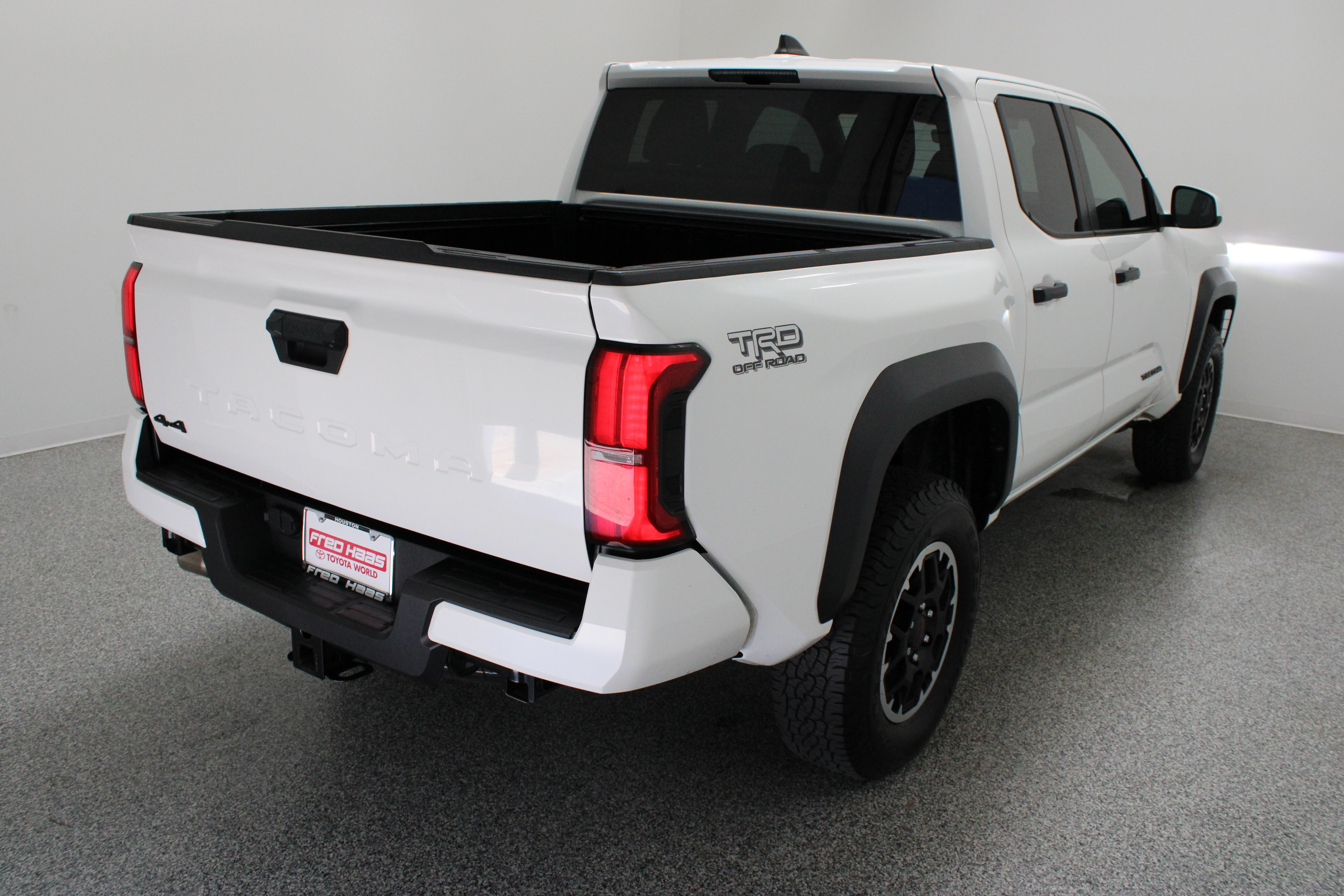 Used 2025 Toyota Tacoma TRD Off-Road AWD/4WD image 7