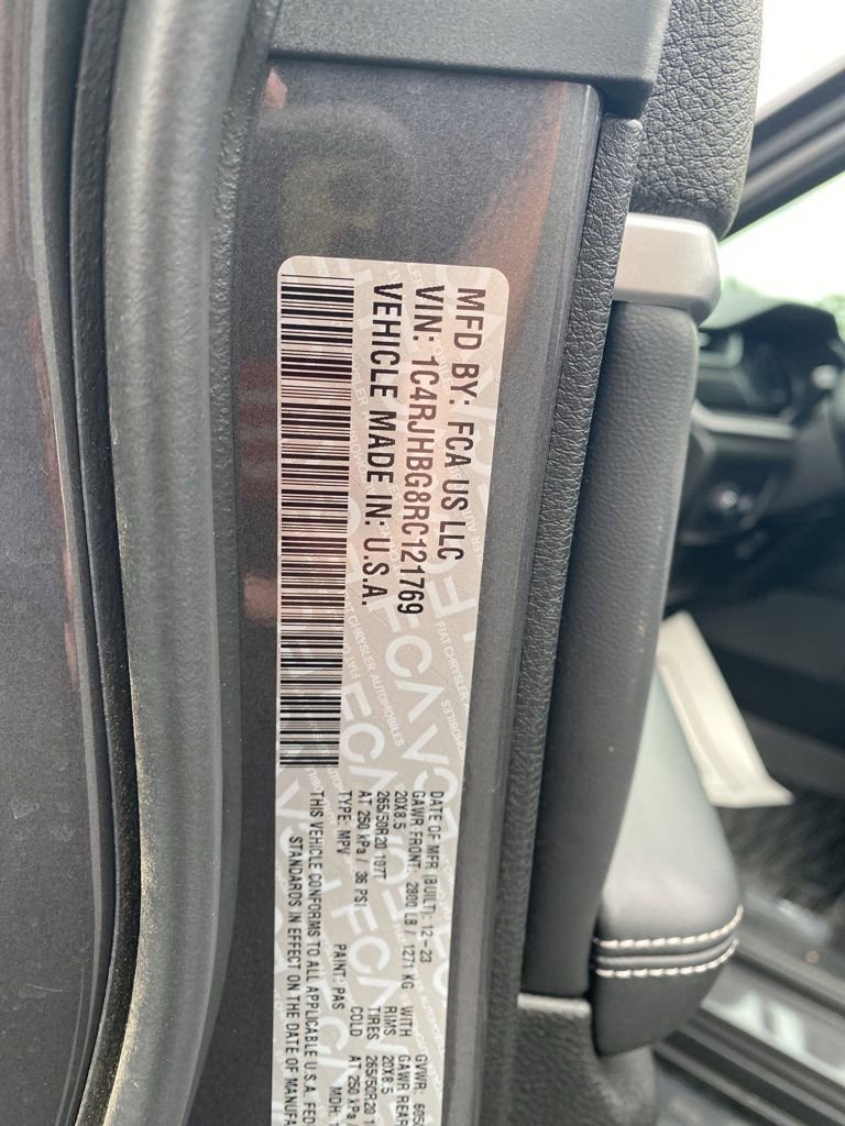 Used 2024 Jeep Grand Cherokee Limited AWD/4WD image 48