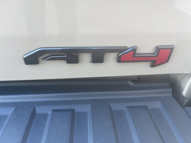 Used 2022 GMC Canyon AT4 image 5