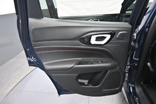 New 2026 Jeep Compass Trailhawk w/ Sun, Sound & Navigation Group AWD/4WD image 31