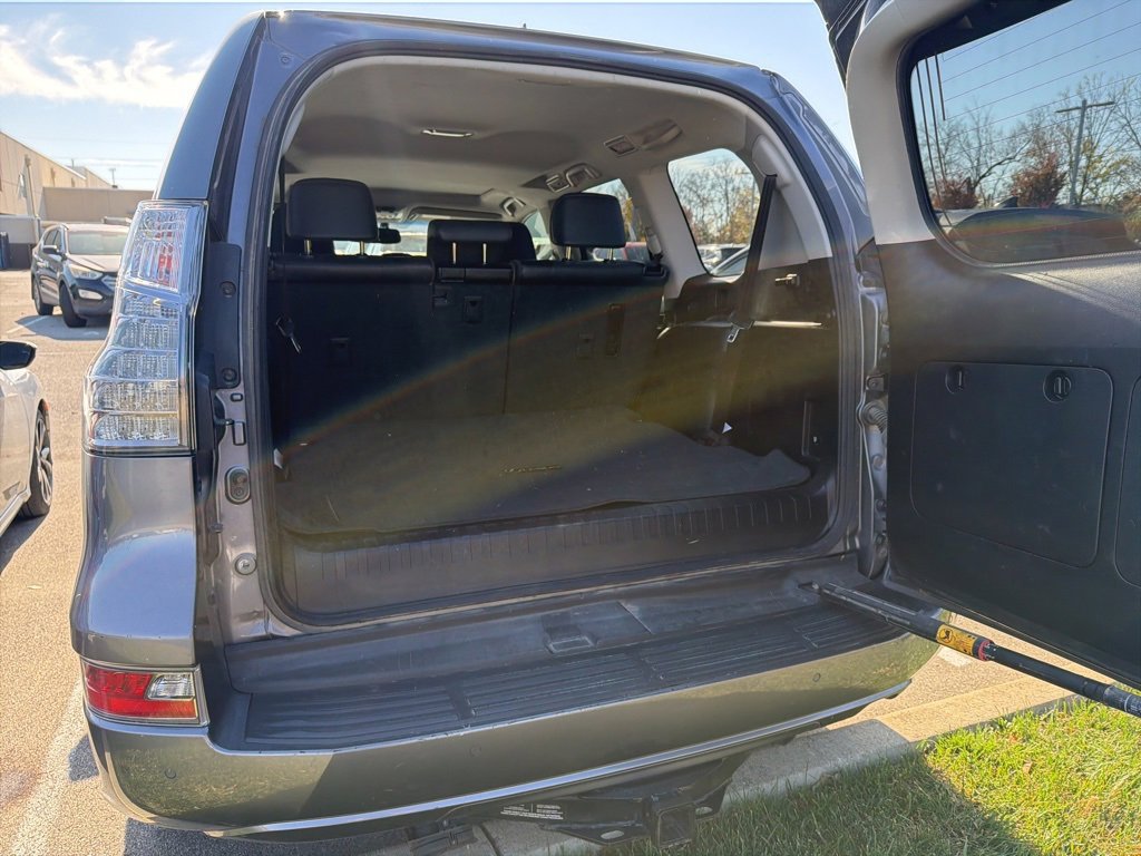 Used 2018 Lexus GX 460 image 19